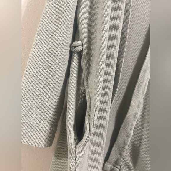 SKIMS Sage Green Brushed Micro Waffle Knit Robe - Picture 4 of 7